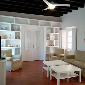 casa-del-anticuario-apartments.hotelsincadiz.net/